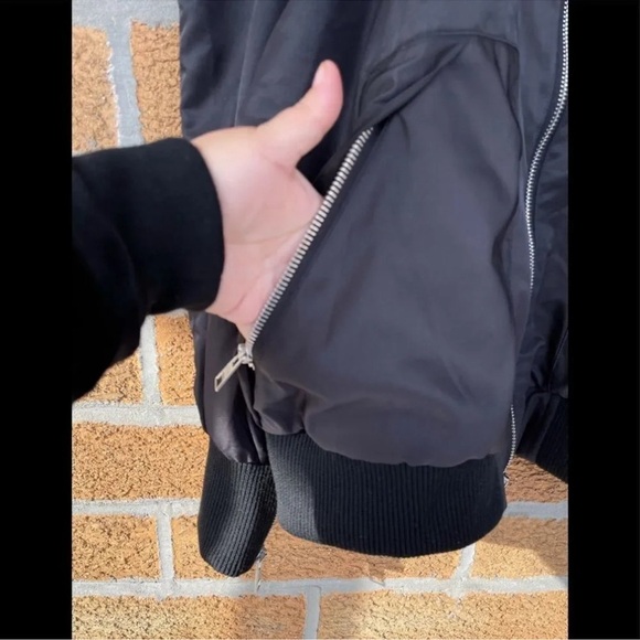 DANIEL PATRICK los angeles Cold Shoulder
Bomber Large - Picture 5 of 16